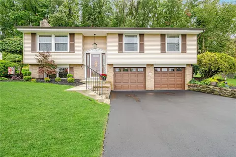 240 Larue Dr, Coraopolis, PA 15108