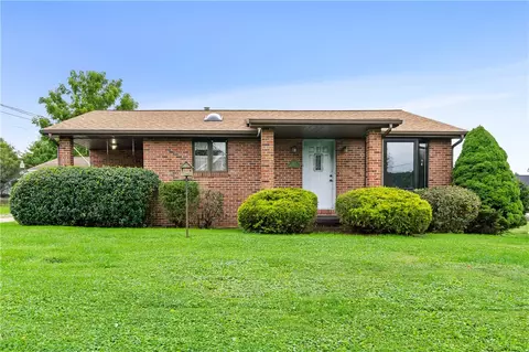 207 Hazel St, Zelienople, PA 16063