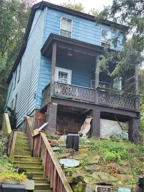 326 Cherry St, Homestead, PA 15120