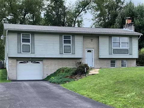 162 Valley View Dr, Kittanning, PA 16201