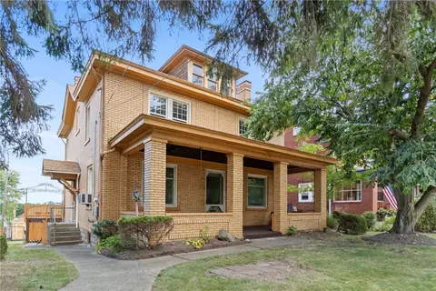 11 Elton Ave, Pittsburgh, PA 15227