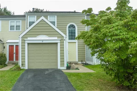 27 Greenwich Ct, Oakmont, PA 15139
