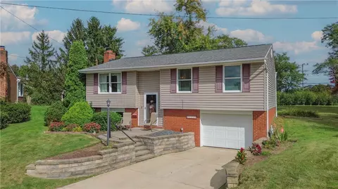 1219 Kings Mill Rd, Aliquippa, PA 15001