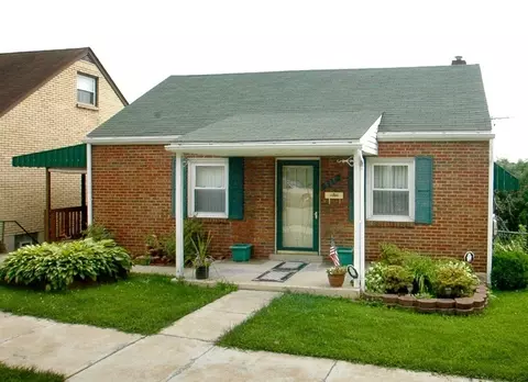 517 10th St, Pitcairn, PA 15140