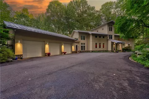 6 Whites Woods Trl, Indiana, PA 15701