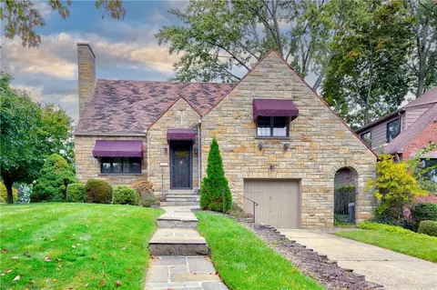 201 Hoodridge Dr, Pittsburgh, PA 15234