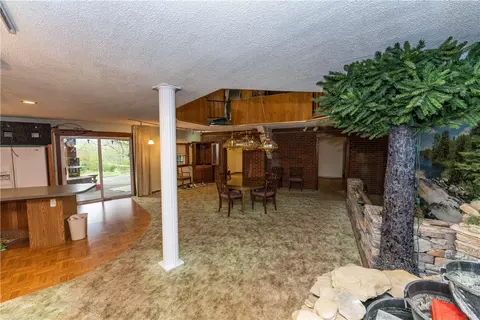5037 Sequoia Ct, Export, PA 15632 photo 8