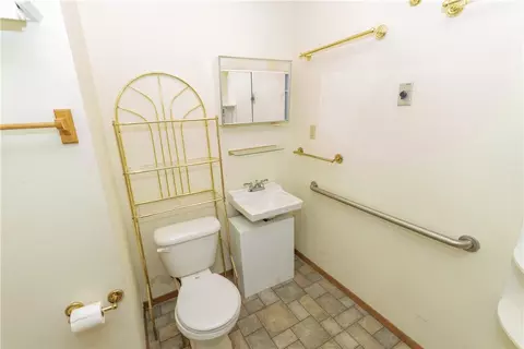 5037 Sequoia Ct, Export, PA 15632 photo 6