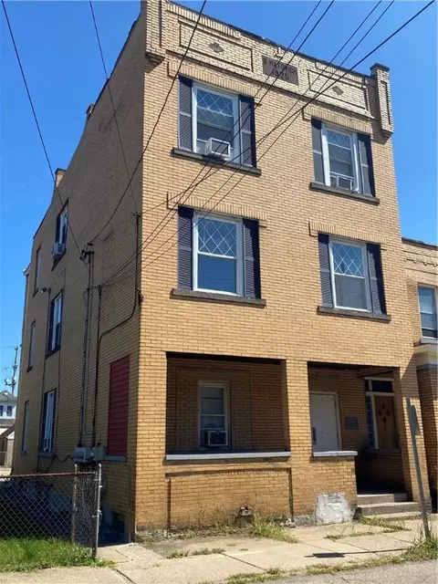 116 Helen St, Mckees Rocks, PA 15136
