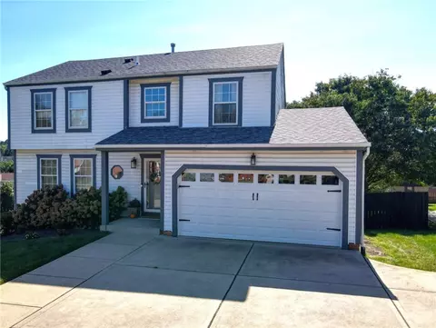 450 Shelbourne Dr, Pittsburgh, PA 15239