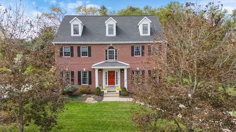 102 Drake Dr, Wexford, PA 15090