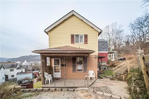 653 5th St, Pitcairn, PA 15140