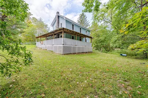 3906 State Route 130, Stahlstown, PA 15687