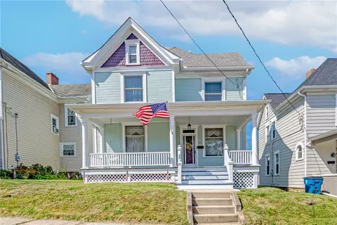 211 N 5th St, Youngwood, PA 15697