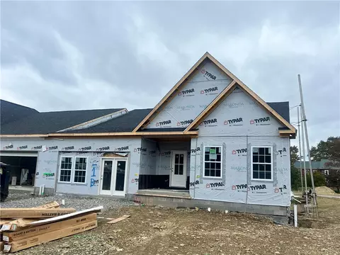 2700 Marra Dr #1B, Gibsonia, PA 15044