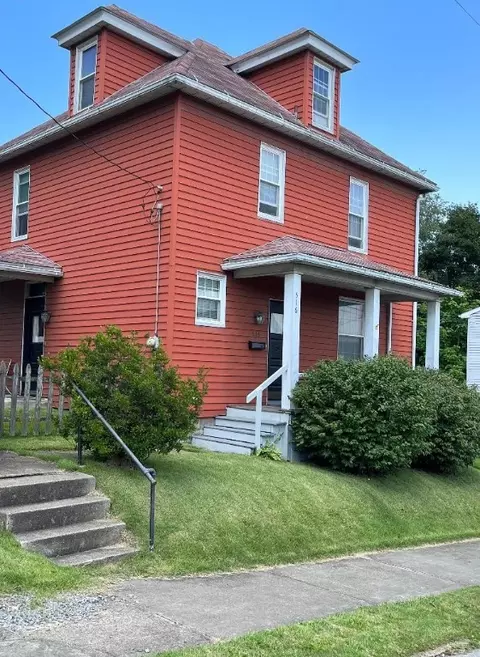 516 7th St, Ellwood City, PA 16117