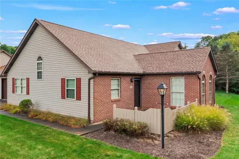132 Barrington Dr, Oakdale, PA 15071