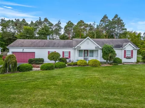 469 Crestview Dr, Transfer, PA 16154