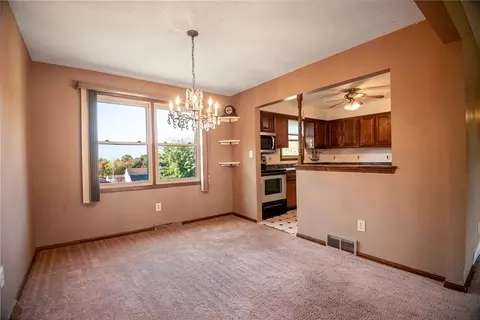 336 Pershing Dr, Farrell, PA 16121 photo 9