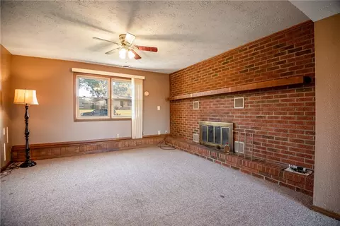 336 Pershing Dr, Farrell, PA 16121 photo 21