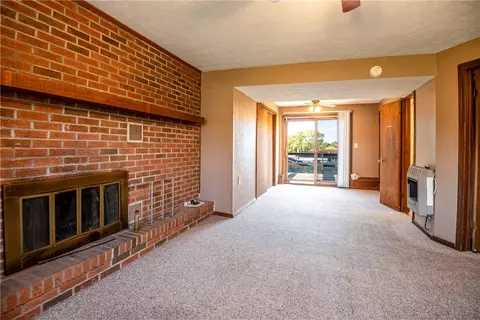 336 Pershing Dr, Farrell, PA 16121 photo 22