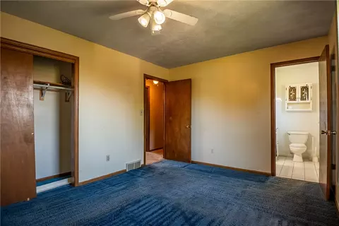 336 Pershing Dr, Farrell, PA 16121 photo 15