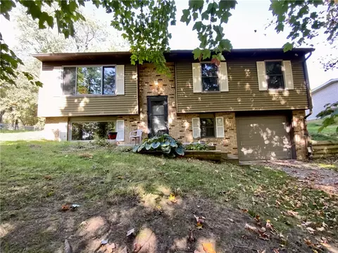 229 Davis Rd, Aliquippa, PA 15001