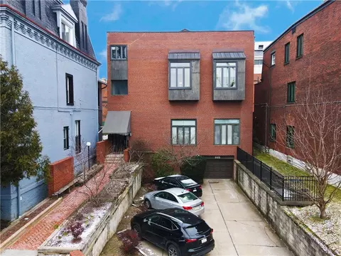 325 S Highland Ave #104, Pittsburgh, PA 15206