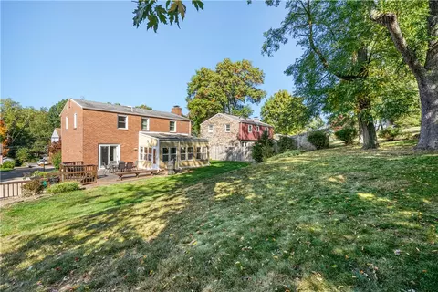 970 Willow Dr, Pittsburgh, PA 15237 photo 15