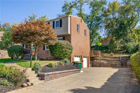 970 Willow Dr, Pittsburgh, PA 15237 photo 2