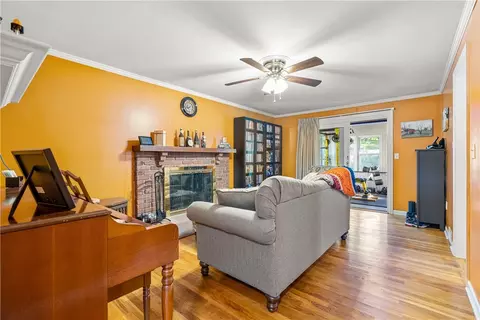 970 Willow Dr, Pittsburgh, PA 15237 photo 10