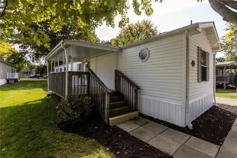 10 South Ct, Cranberry Township, PA 16066