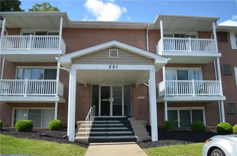 201 Coraopolis Rd #4, Coraopolis, PA 15108