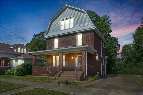 38 Pittsburgh Cir, Ellwood City, PA 16117