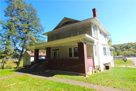 93 Water St, Fredericktown, PA 15333