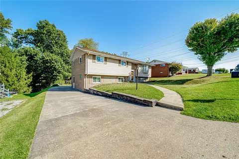 121 Raymond St, Charleroi, PA 15022