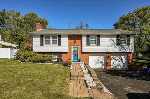 15 Willow Crossing Rd, Greensburg, PA 15601