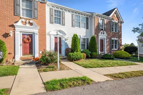 24 Castle View Dr, Mckees Rocks, PA 15136
