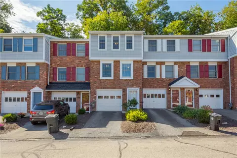 1505 Timberidge Dr, Bethel Park, PA 15102