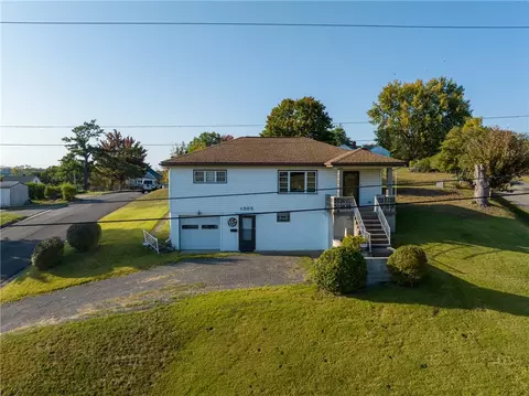 1305 Frank Ave, Jeannette, PA 15644