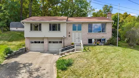 1072 Waldwick Dr, Pittsburgh, PA 15237
