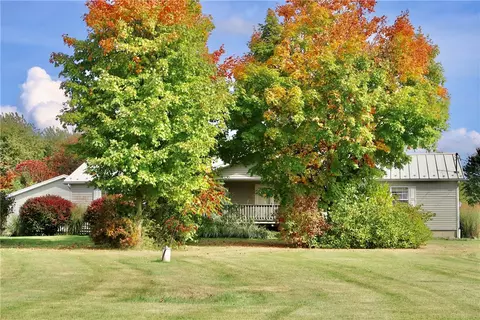 128 Airport Rd, Mercer, PA 16137