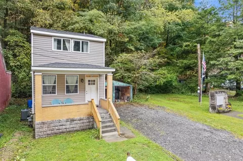 3364 Spring Garden Rd, Pittsburgh, PA 15212