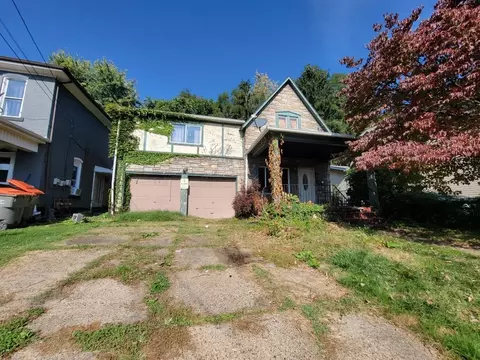 911 4th Ave, Beaver Falls, PA 15010