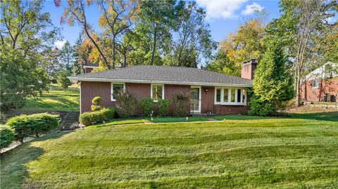 151 Beaconview Dr, Pittsburgh, PA 15237