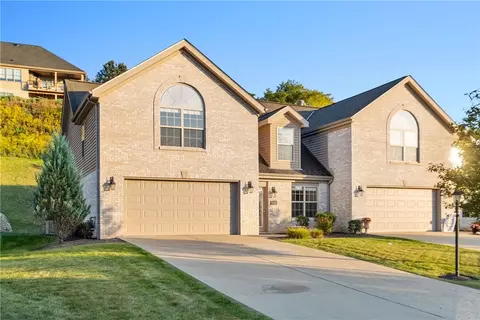 4317 Harlin Dr, Clairton, PA 15025