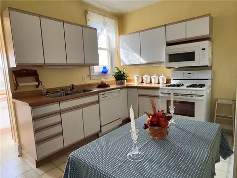 46 E Walnut St, Washington, PA 15301 photo 3