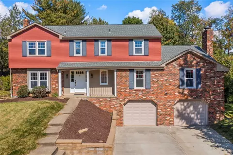 220 King Richard Dr, Mcmurray, PA 15317