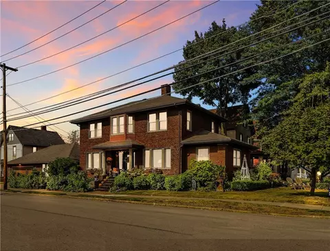 200 Spring Ave, Ellwood City, PA 16117