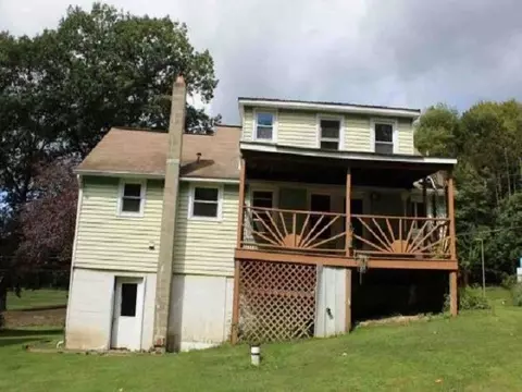 356 E 5th Ave, Warren, PA 16365 photo 2